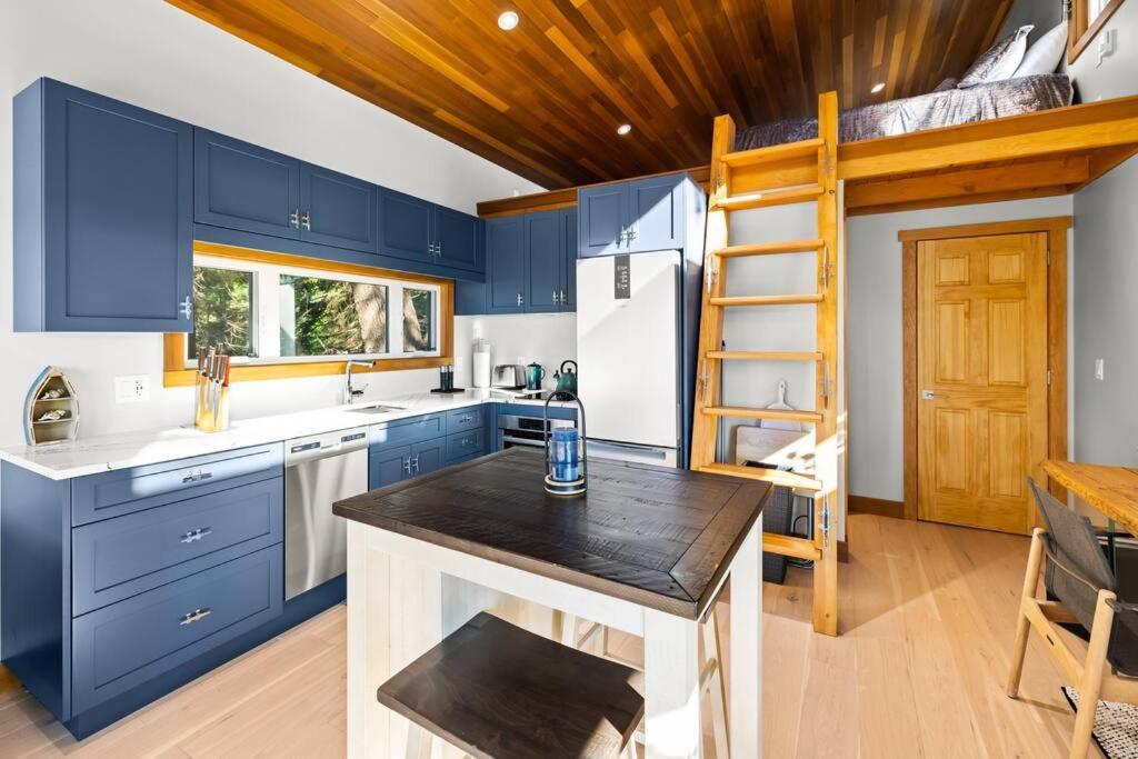 Kingfisher Manor Villa Sooke Dış mekan fotoğraf