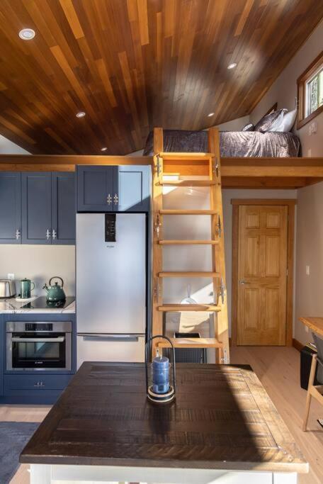Kingfisher Manor Villa Sooke Dış mekan fotoğraf