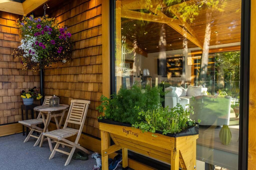 Kingfisher Manor Villa Sooke Dış mekan fotoğraf