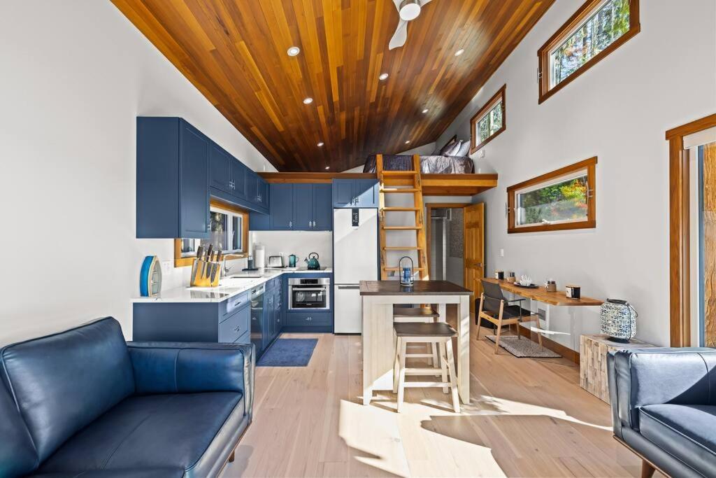 Kingfisher Manor Villa Sooke Dış mekan fotoğraf
