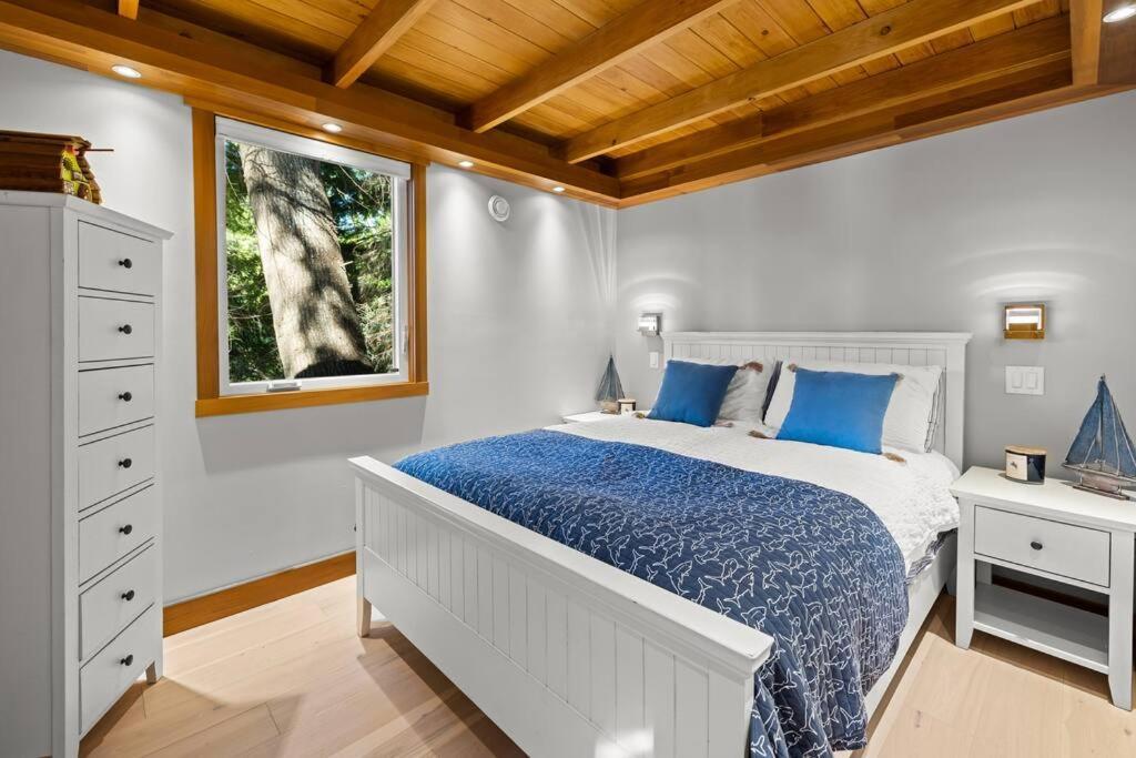 Kingfisher Manor Villa Sooke Dış mekan fotoğraf