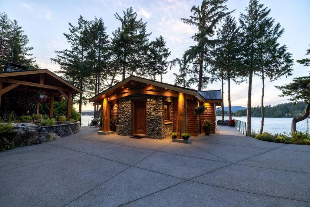 Kingfisher Manor Villa Sooke Dış mekan fotoğraf