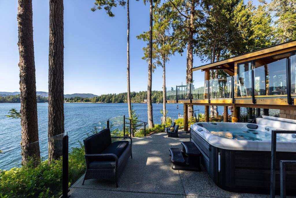 Kingfisher Manor Villa Sooke Dış mekan fotoğraf