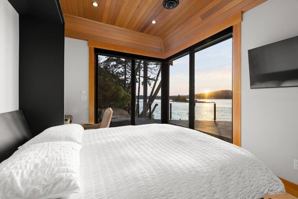 Kingfisher Manor Villa Sooke Dış mekan fotoğraf