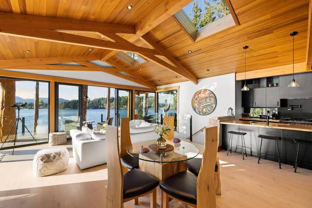 Kingfisher Manor Villa Sooke Dış mekan fotoğraf